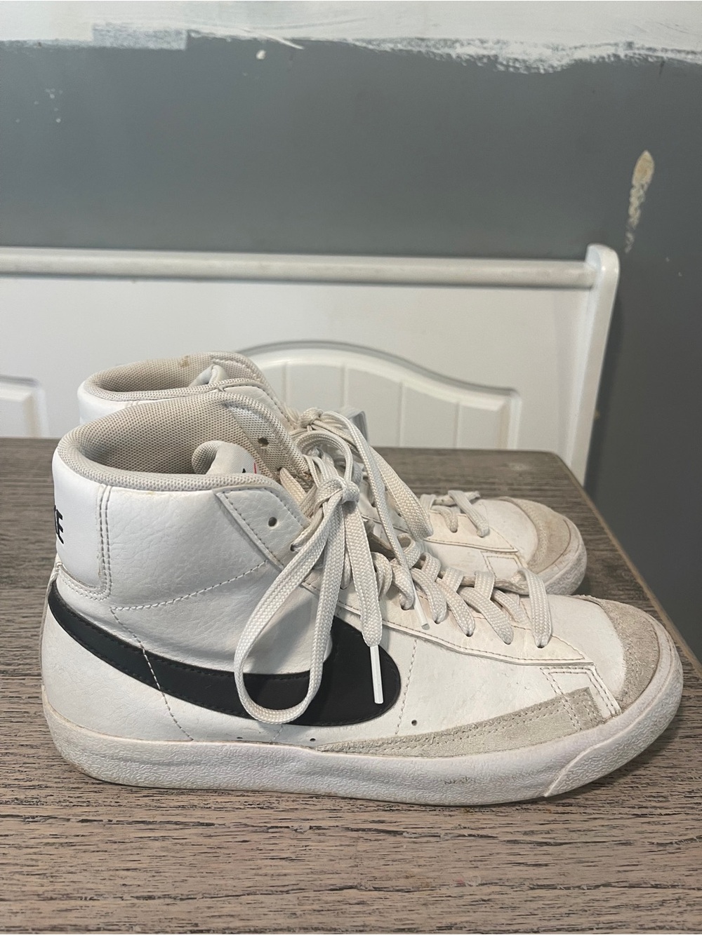 Nike Blazer Mid '77 Vintage Sneaker Unisex Kids Size 7Y